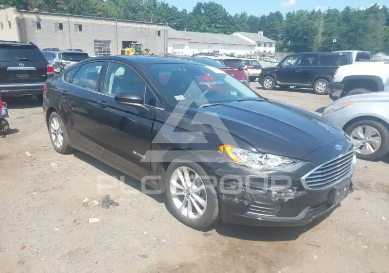 2019 Ford FUSION photo