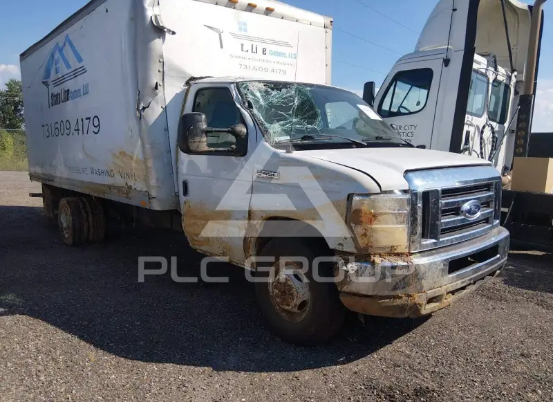 2019 Ford E-450 photo
