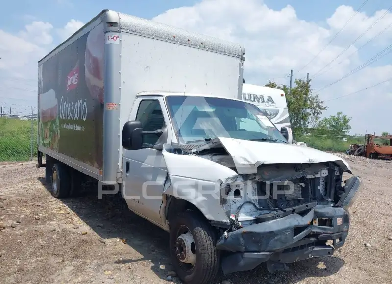 2019 Ford E-450 photo