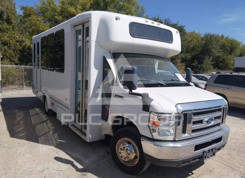 2019 Ford E-350 фото