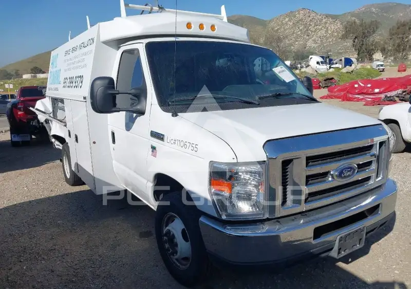 2019 Ford E-350 photo