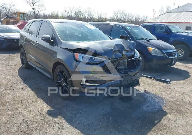2019 Ford EDGE photo