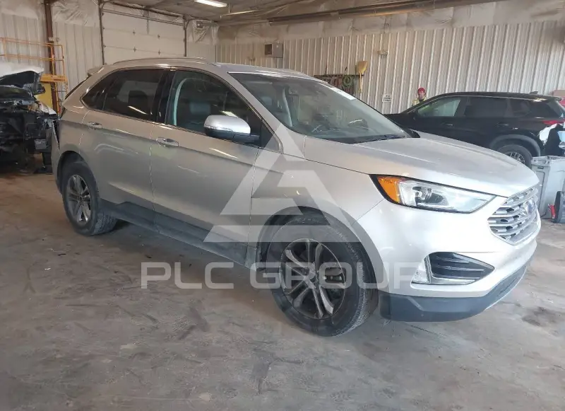 2019 Ford EDGE photo