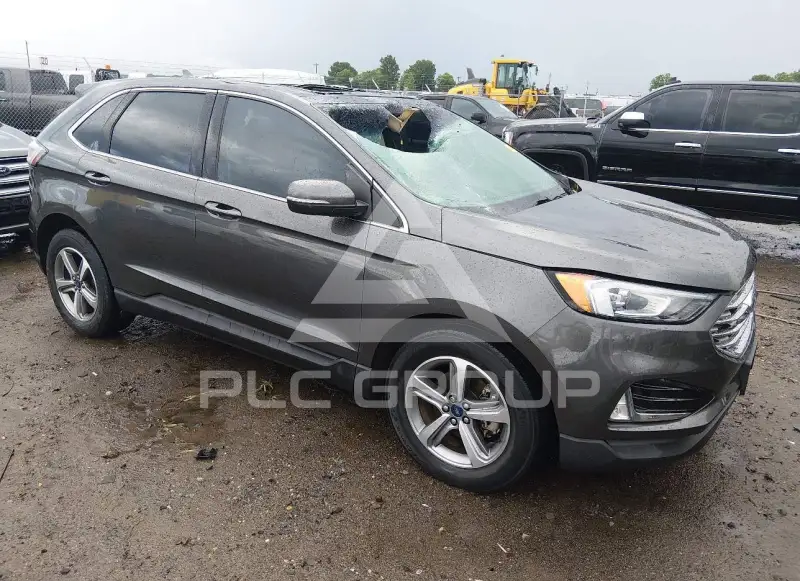 2019 Ford EDGE photo