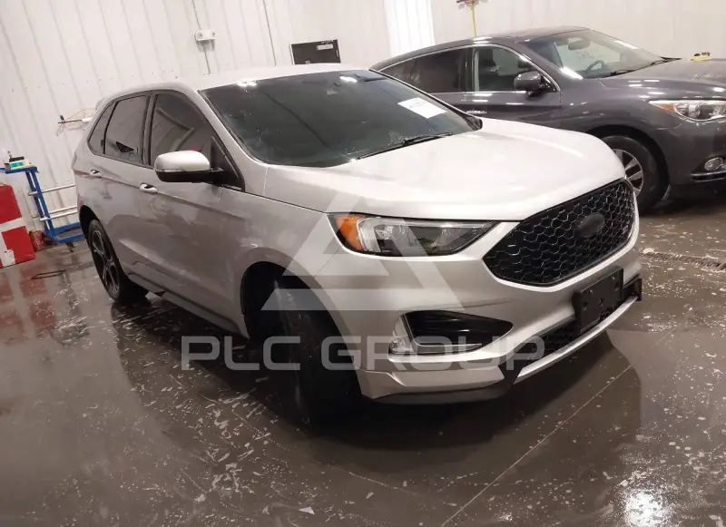 2019 Ford EDGE photo