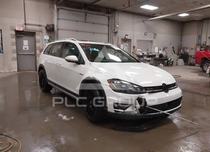2019 Volkswagen GOLF фото