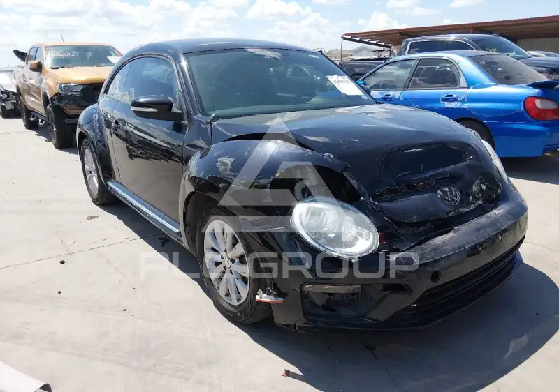 2019 Volkswagen BEETLE photo
