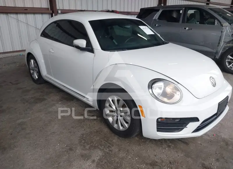 2019 Volkswagen BEETLE photo