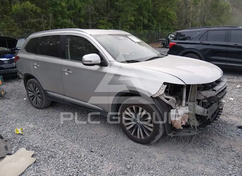 2020 Mitsubishi OUTLANDER photo