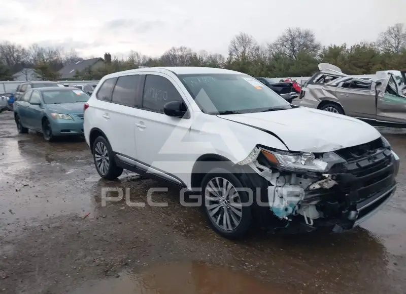 2020 Mitsubishi OUTLANDER photo
