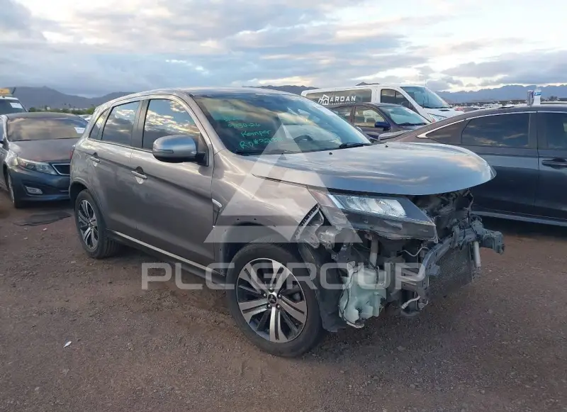 2020 Mitsubishi OUTLANDER photo