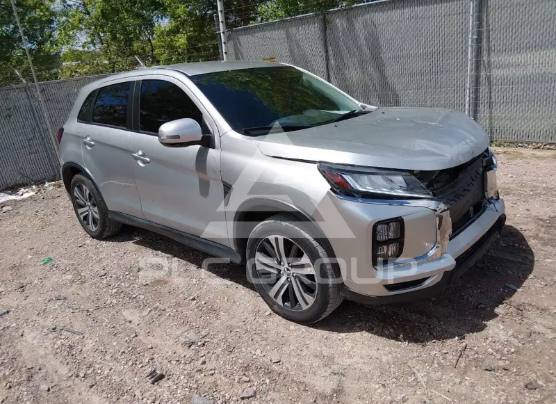 2020 Mitsubishi OUTLANDER photo