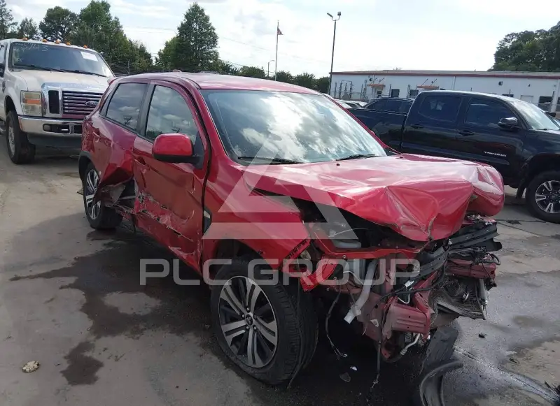 2020 Mitsubishi OUTLANDER photo