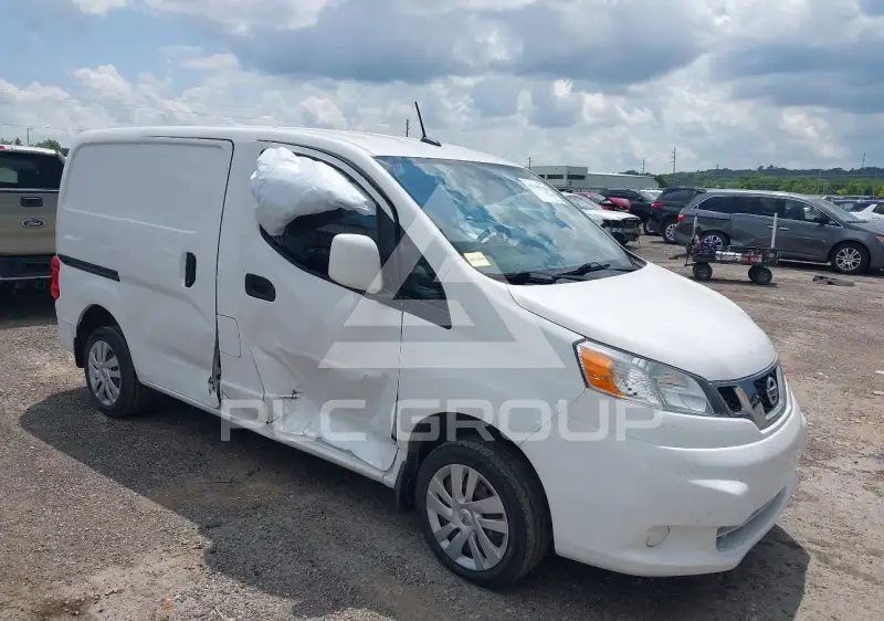 2020 Nissan NV 200 photo