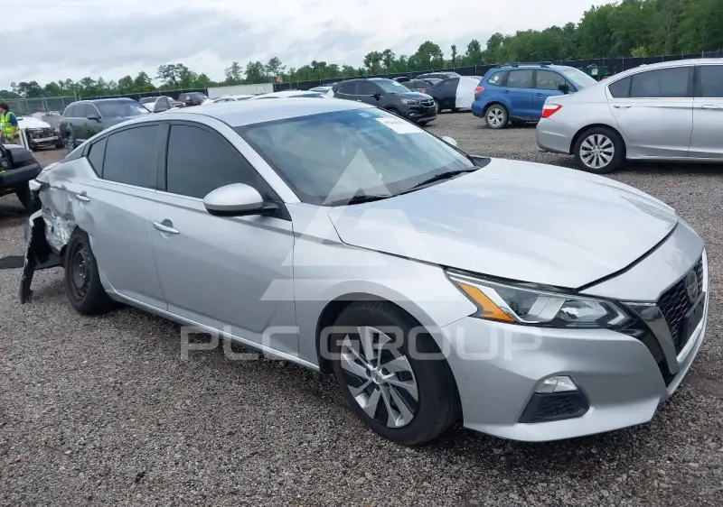2020 Nissan ALTIMA photo