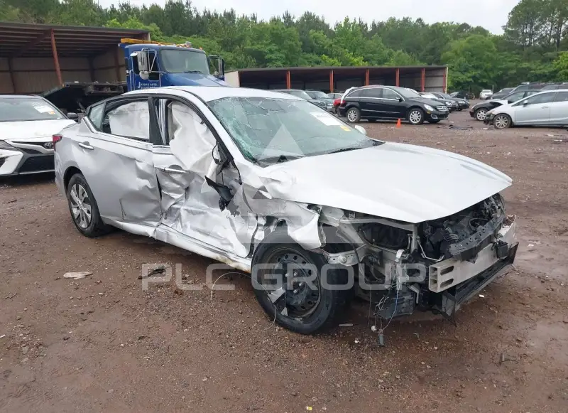 2020 Nissan ALTIMA photo