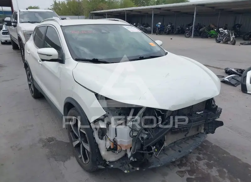 2020 Nissan ROGUE photo