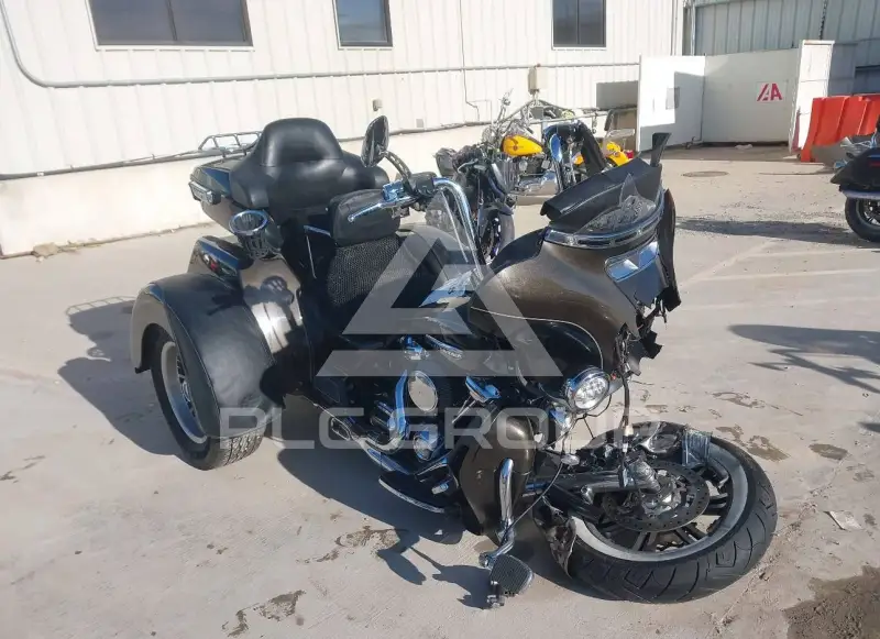 2020 Harley-Davidson FLHTCU фото