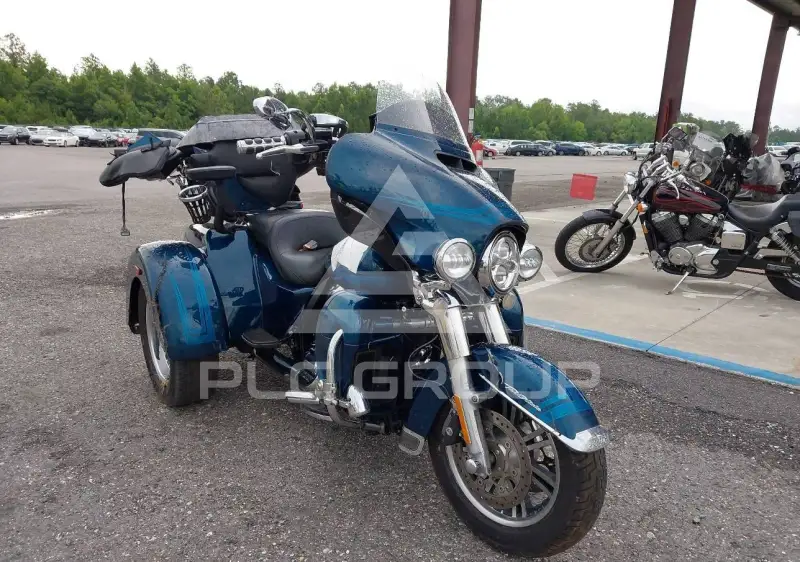 2020 Harley-Davidson FLHTCU фото