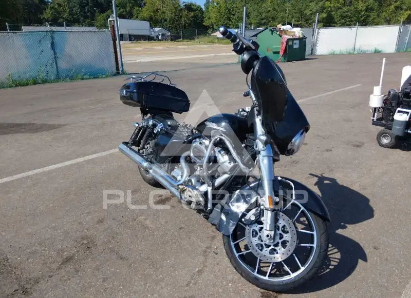 2020 Harley-Davidson FLHX photo