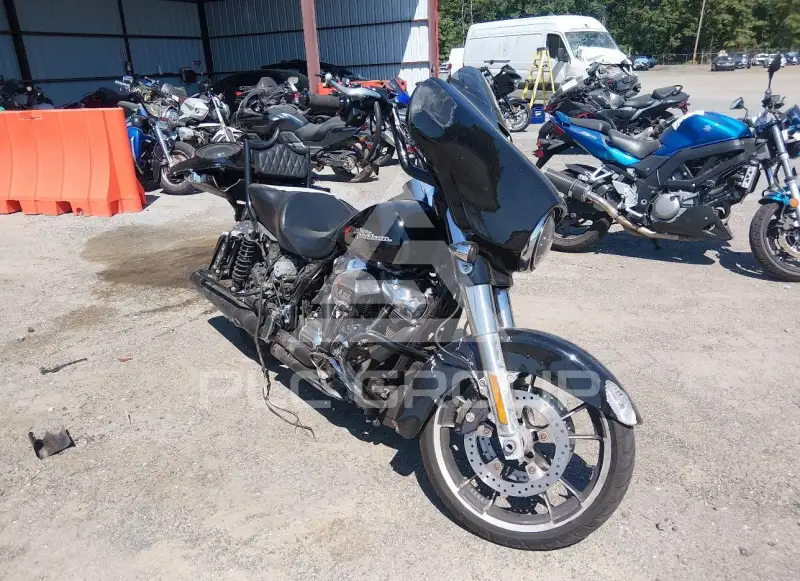 2020 Harley-Davidson FLHX photo