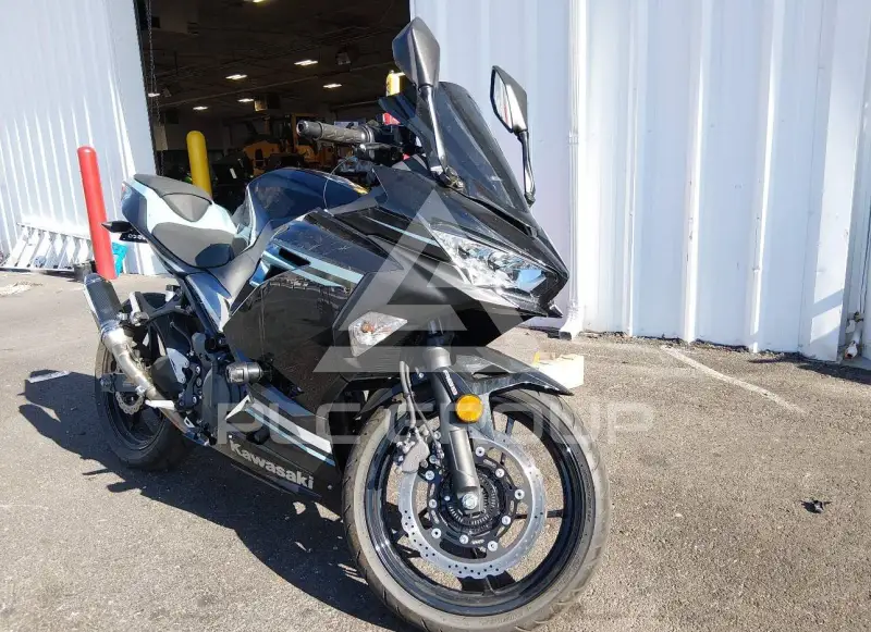 2020 Kawasaki EX400 фото