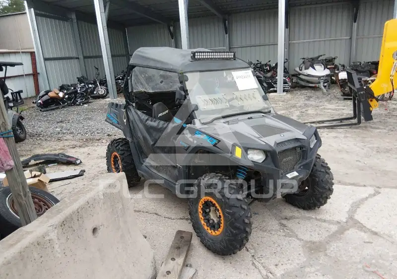 2020 Polaris Rzr photo