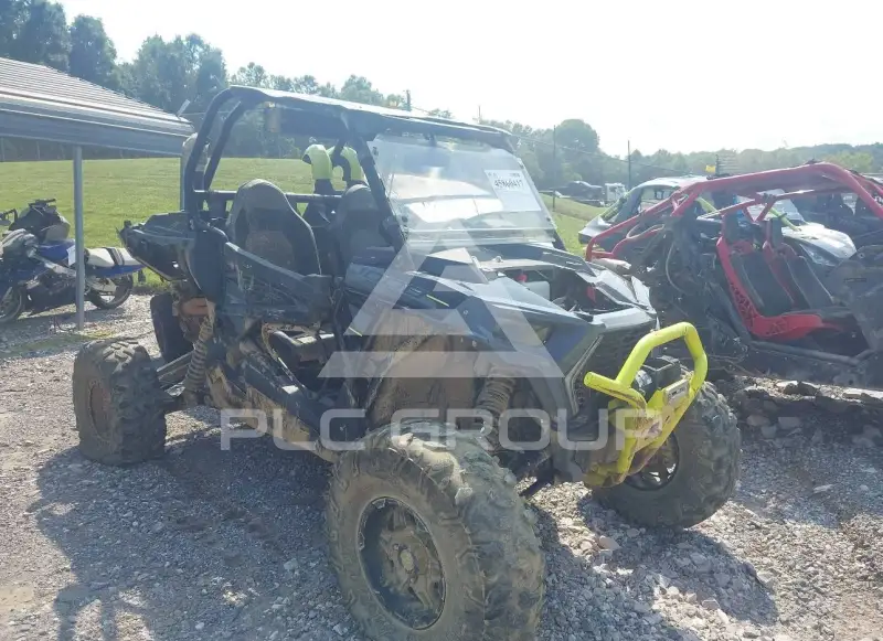 2020 Polaris Rzr photo