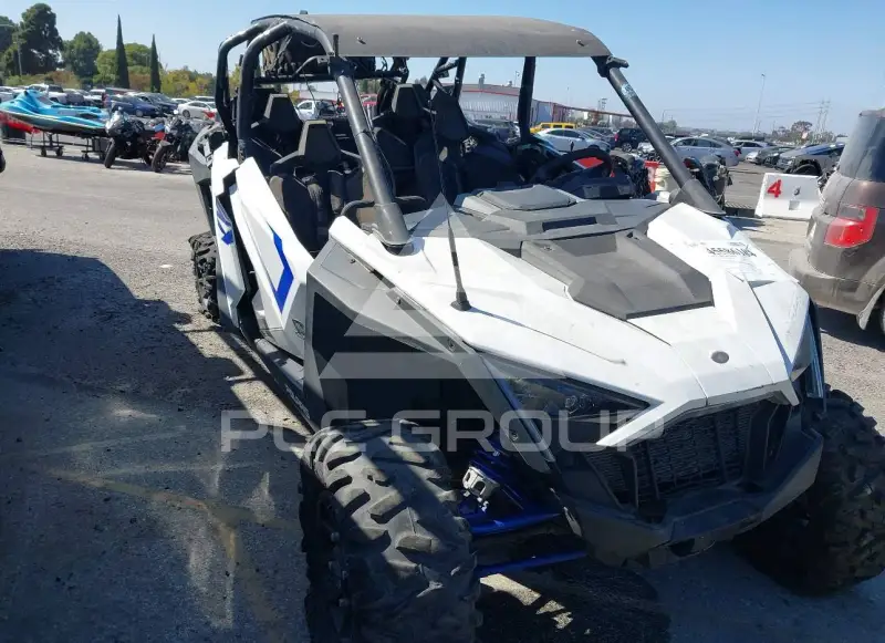 2020 Polaris Rzr photo