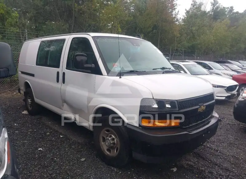 2020 Chevrolet EXPRESS photo