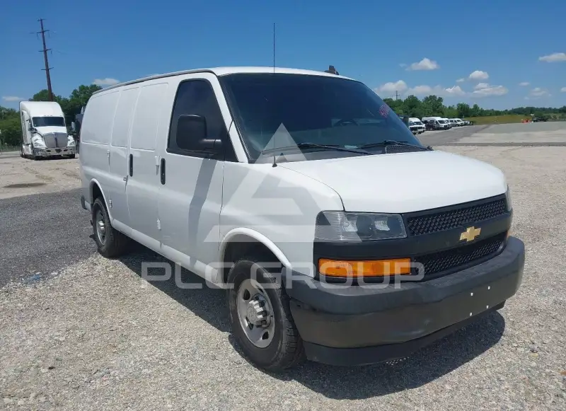 2020 Chevrolet EXPRESS photo