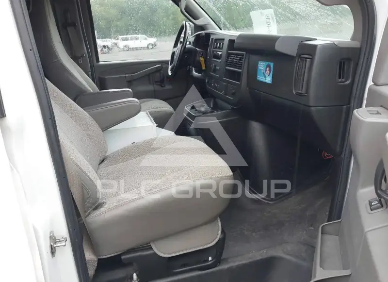2020 Chevrolet EXPRESS photo