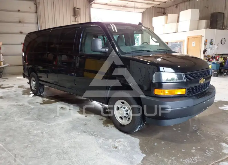 2020 Chevrolet Express photo