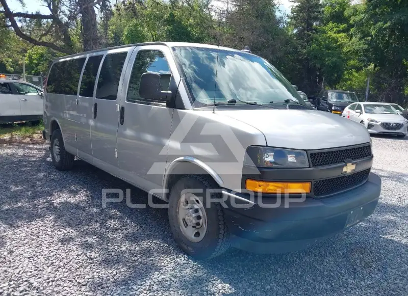 2020 Chevrolet Express фото