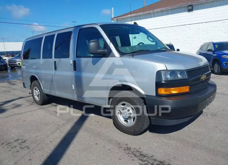 2020 Chevrolet Express фото