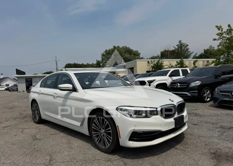 2020 BMW 530 фото