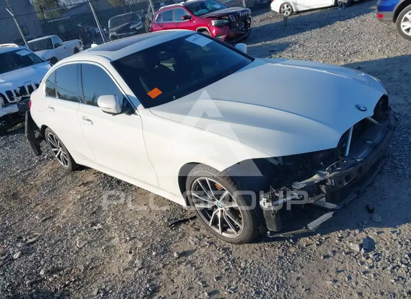 2020 BMW 330 photo