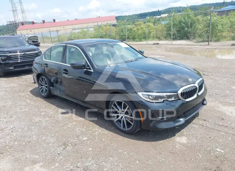 2020 BMW 330 photo