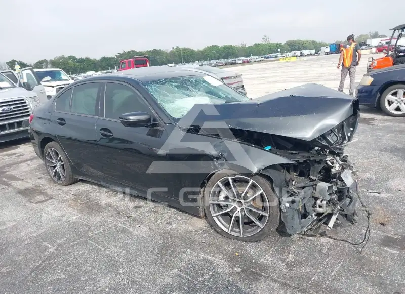 2020 BMW 330 photo