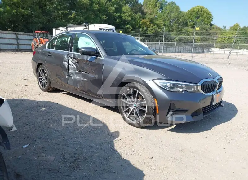 2020 BMW 330 photo