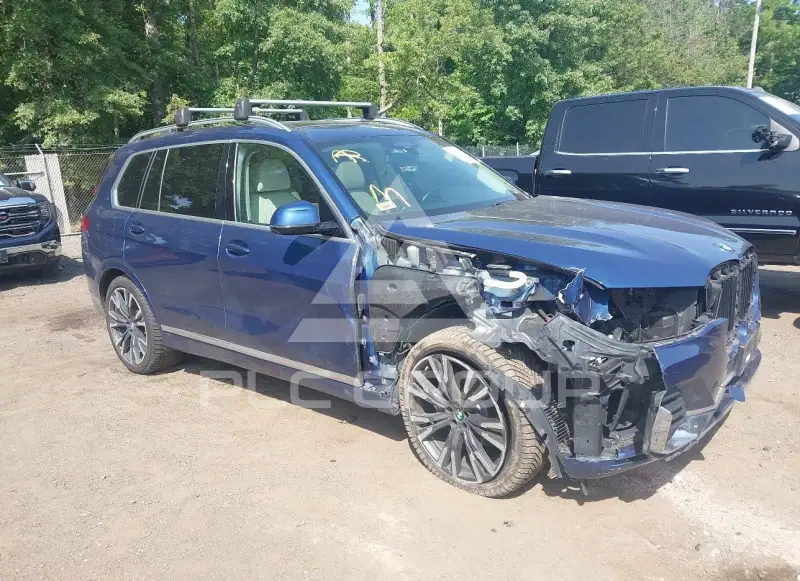 2020 BMW X7 фото