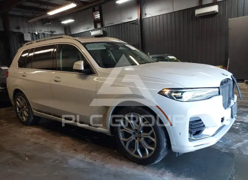 2020 BMW X7 фото
