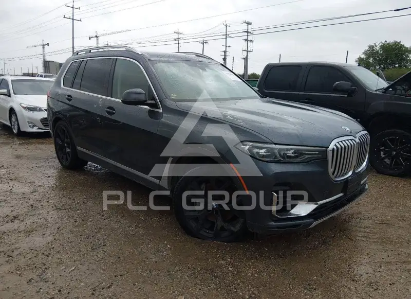 2020 BMW X7 photo