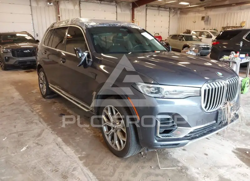 2020 BMW X7 photo