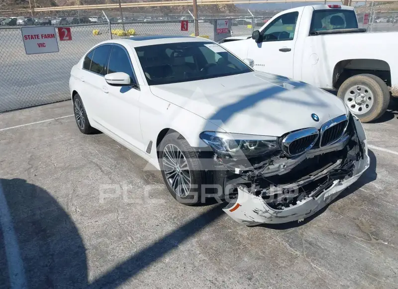 2020 BMW 530 фото