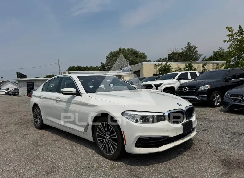 2020 BMW 530 photo