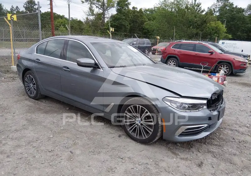 2020 BMW 530 photo