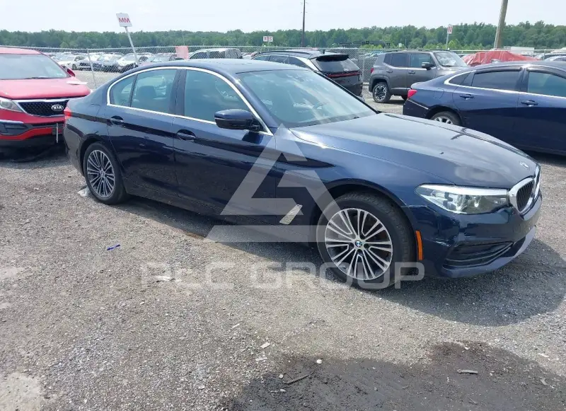 2020 BMW 530 photo