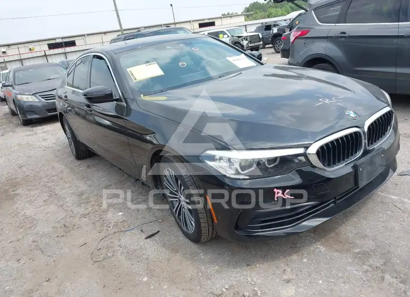 2020 BMW 530 фото