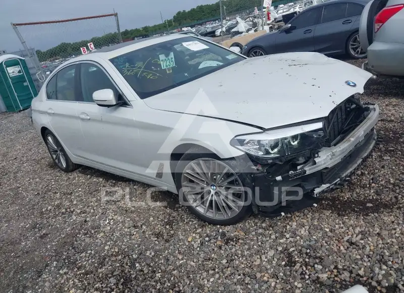 2020 BMW 540 фото